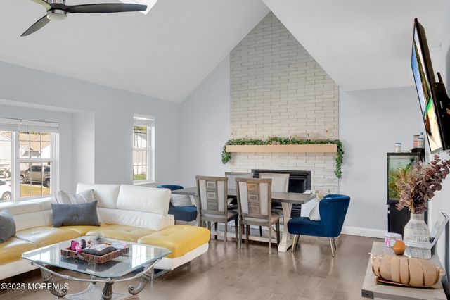 1521 Neptune Avenue, Beachwood, NJ 08722