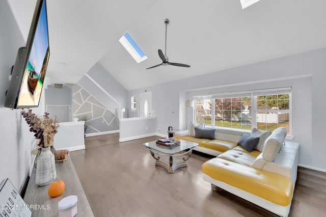 1521 Neptune Avenue, Beachwood, NJ 08722