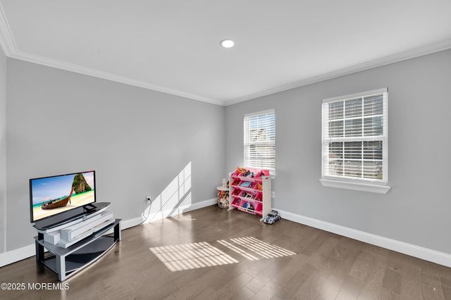 1521 Neptune Avenue, Beachwood, NJ 08722