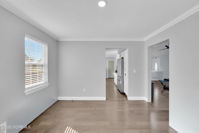 1521 Neptune Avenue, Beachwood, NJ 08722