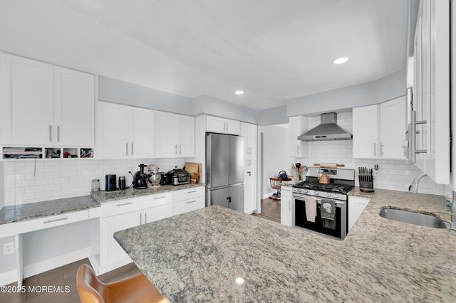 1521 Neptune Avenue, Beachwood, NJ 08722