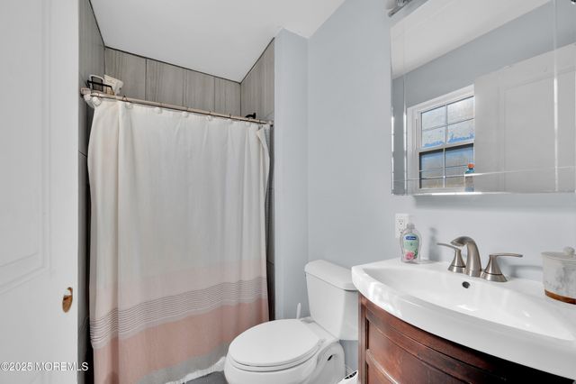 1521 Neptune Avenue, Beachwood, NJ 08722