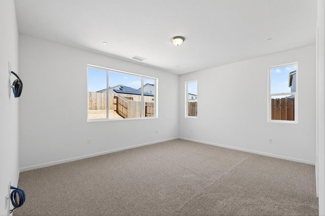 1193 Magnolia Court W, Madera, CA 93636