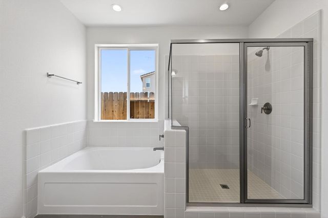 1193 Magnolia Court W, Madera, CA 93636