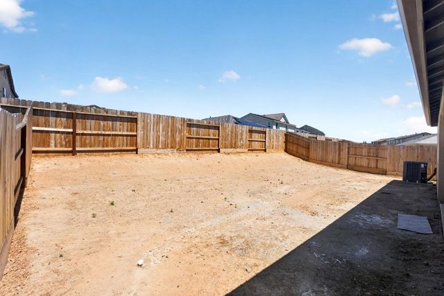 1193 Magnolia Court W, Madera, CA 93636