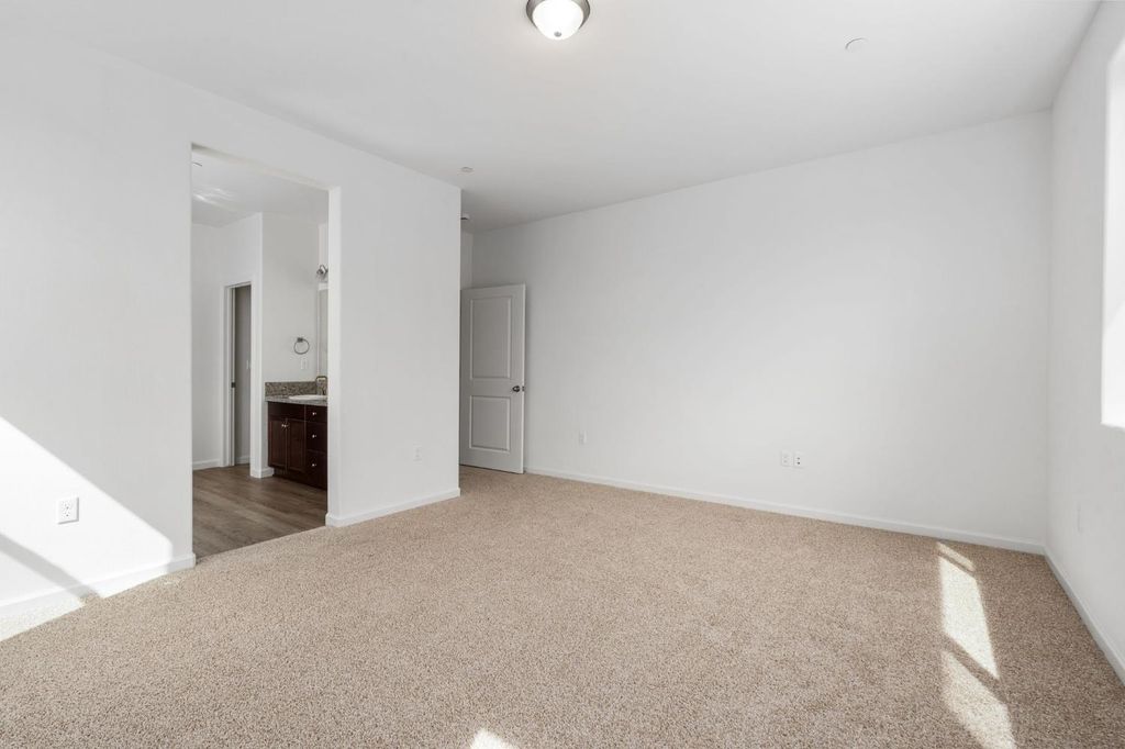 Image 14 of property listing at 1193 Magnolia Court W, Madera, CA 93636