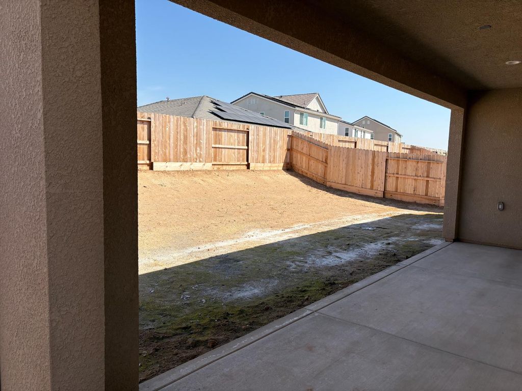 Image 17 of property listing at 1193 Magnolia Court W, Madera, CA 93636