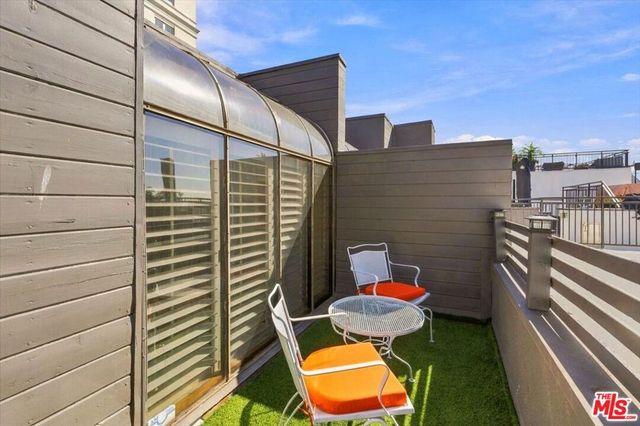 1412 N Crescent Heights Boulevard 203, West Hollywood, CA 90046