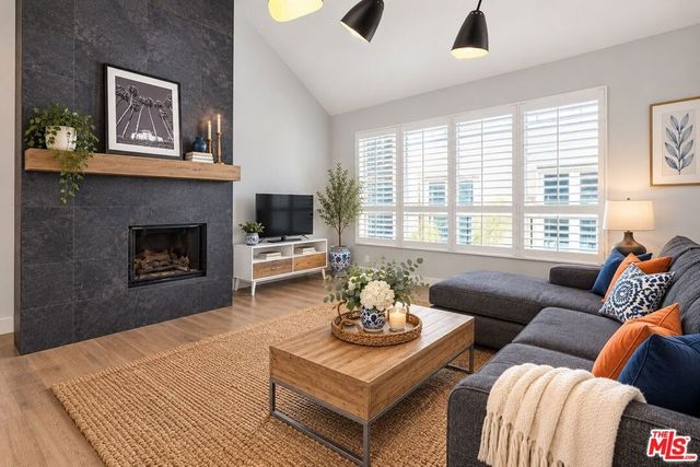 1412 N Crescent Heights Boulevard 203, West Hollywood, CA 90046