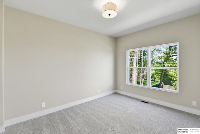 8508 Kilpatrick Parkway, Bennington, NE 68007