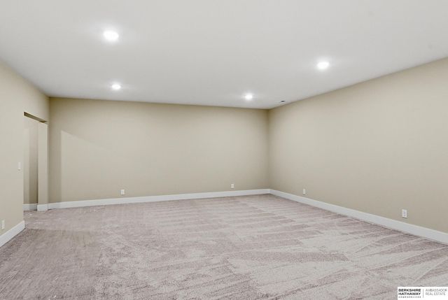 8508 Kilpatrick Parkway, Bennington, NE 68007