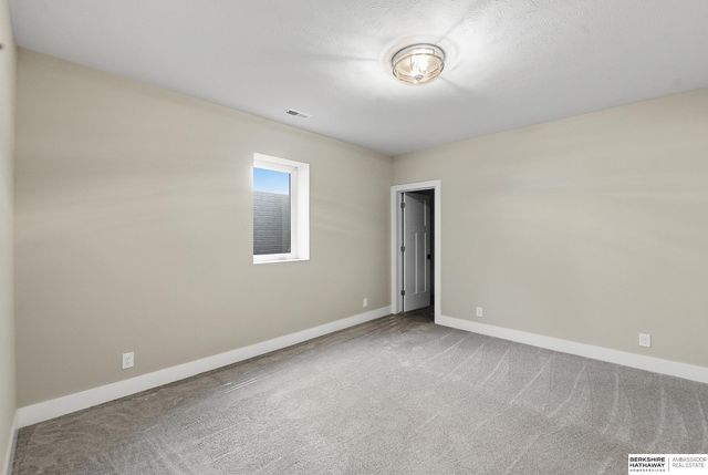 8508 Kilpatrick Parkway, Bennington, NE 68007