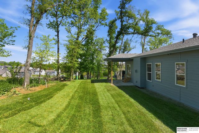 8508 Kilpatrick Parkway, Bennington, NE 68007