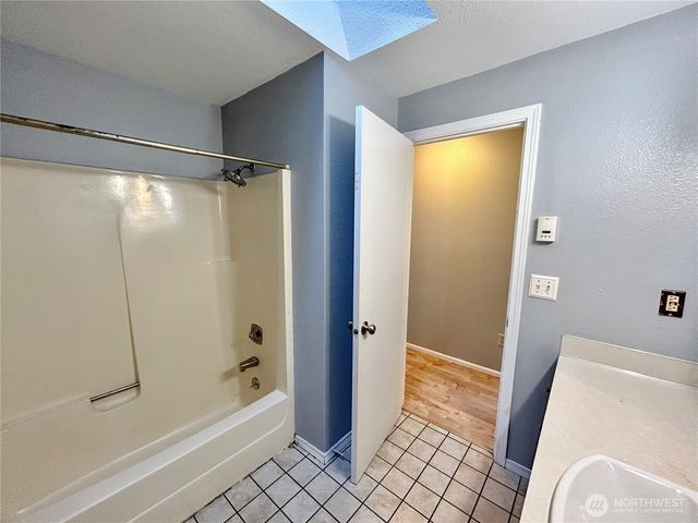 7305 38th Loop SE, Lacey, WA 98503