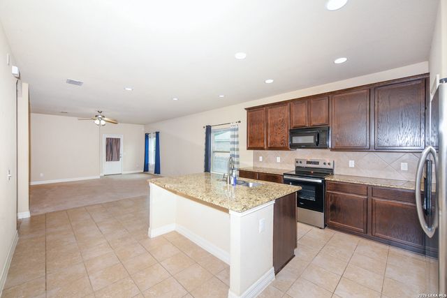 1128 Pelican, New Braunfels, TX 78130