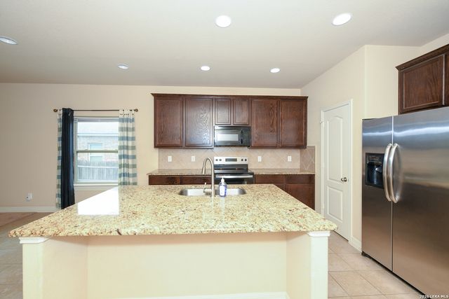 1128 Pelican, New Braunfels, TX 78130