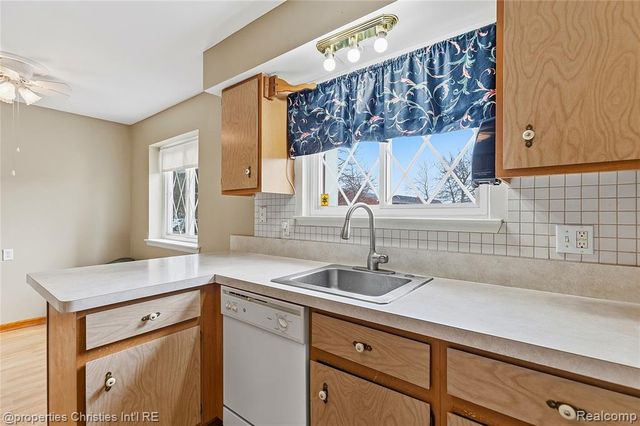 29240 Gloede Drive k13, Warren, MI 48088