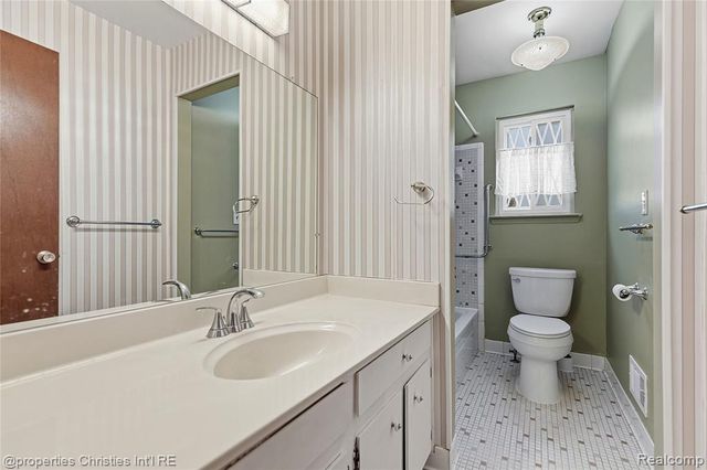 29240 Gloede Drive k13, Warren, MI 48088