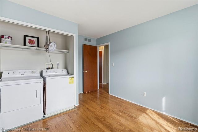 29240 Gloede Drive k13, Warren, MI 48088