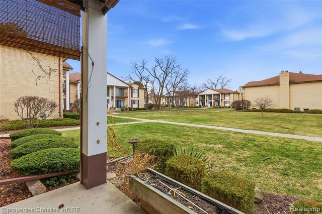 29240 Gloede Drive k13, Warren, MI 48088