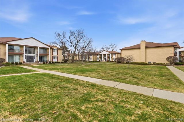 29240 Gloede Drive k13, Warren, MI 48088