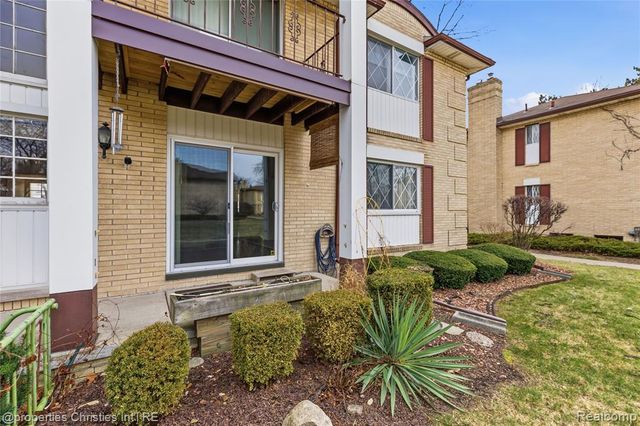 29240 Gloede Drive k13, Warren, MI 48088