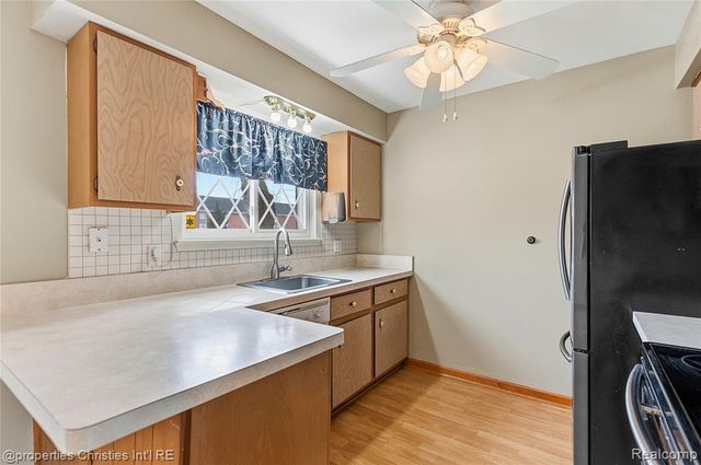 29240 Gloede Drive k13, Warren, MI 48088