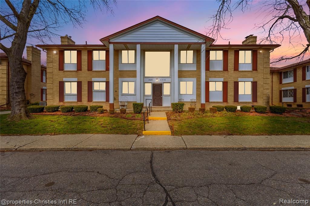 29240 Gloede Drive k13, Warren, MI 48088