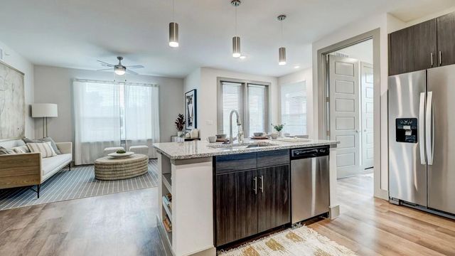 3400 Firewheel PKWY 02-204, Garland, TX 75040