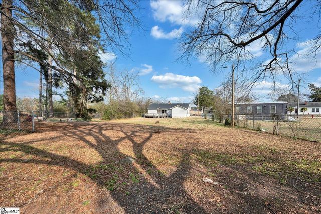 13 Eastview Street, Honea Path, SC 29654