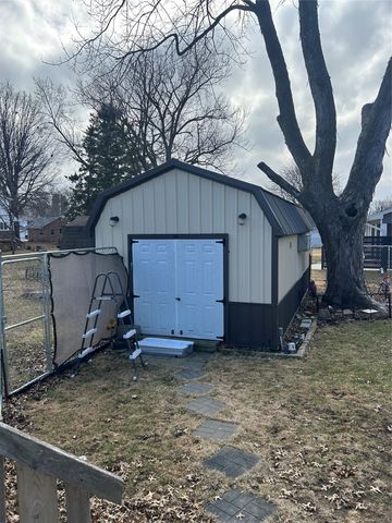 2807 S 2nd Avenue E, Newton, IA 50208