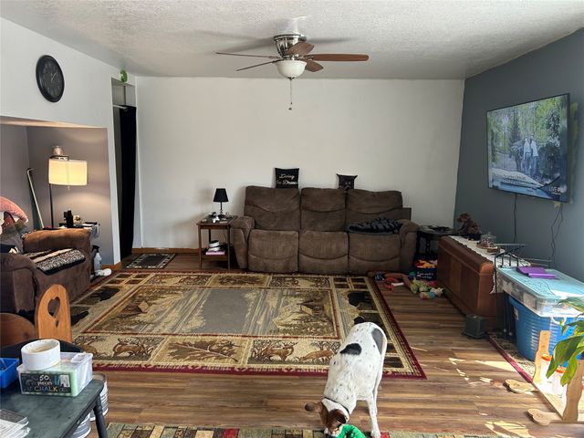 2807 S 2nd Avenue E, Newton, IA 50208