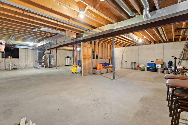 16255 Grant Street, Crown Point, IN 46307