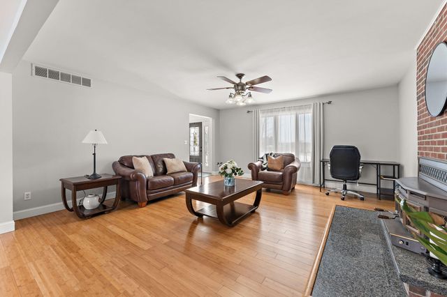 16255 Grant Street, Crown Point, IN 46307