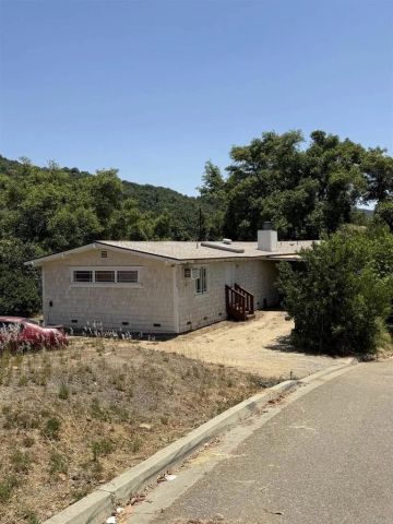 3135 E Valley Parkway, Escondido, CA 92027