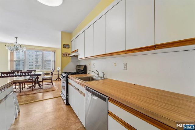 2000 Linwood Avenue 11A, Fort Lee, NJ 07024