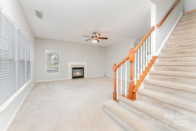 8611 Sabella Lane, Charlotte, NC 28216