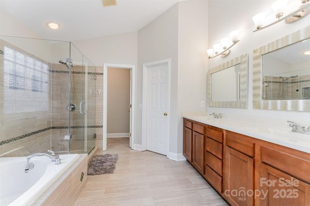 8611 Sabella Lane, Charlotte, NC 28216