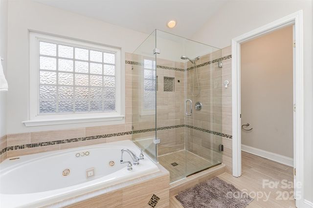 8611 Sabella Lane, Charlotte, NC 28216