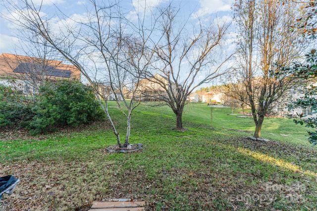 8611 Sabella Lane, Charlotte, NC 28216