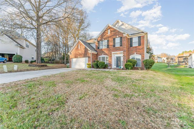 8611 Sabella Lane, Charlotte, NC 28216