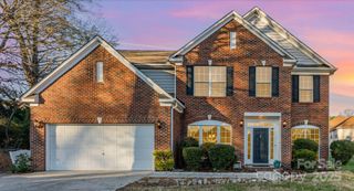 8611 Sabella Lane, Charlotte, NC 28216