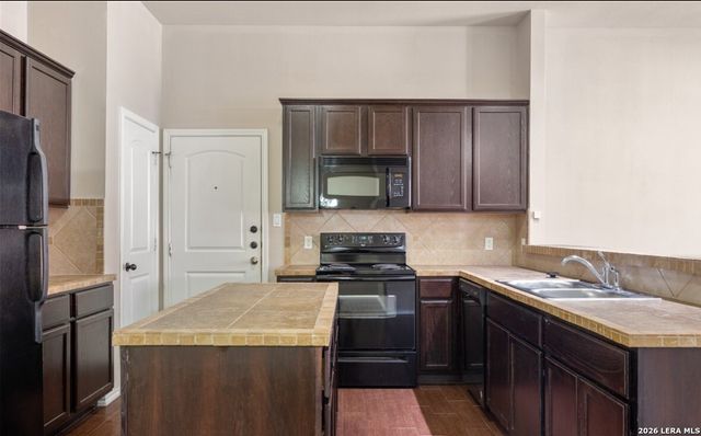 949 Brown Rock, New Braunfels, TX 78130