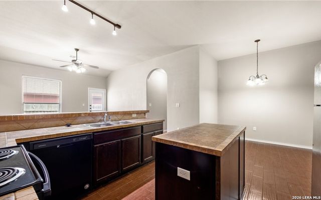 949 Brown Rock, New Braunfels, TX 78130