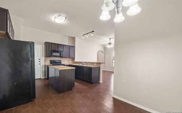 949 Brown Rock, New Braunfels, TX 78130