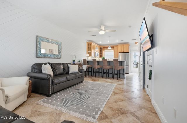 548 W Beach Boulevard, 117, Long Beach, MS 39560