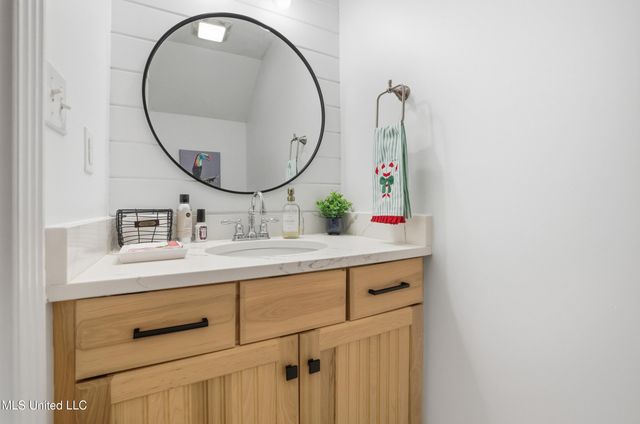 548 W Beach Boulevard, 117, Long Beach, MS 39560