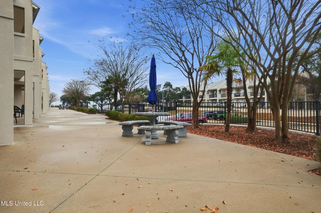 548 W Beach Boulevard, 117, Long Beach, MS 39560