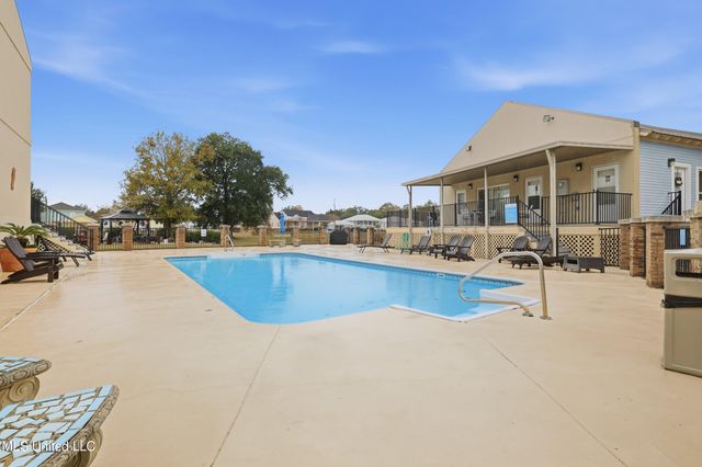 548 W Beach Boulevard, 117, Long Beach, MS 39560