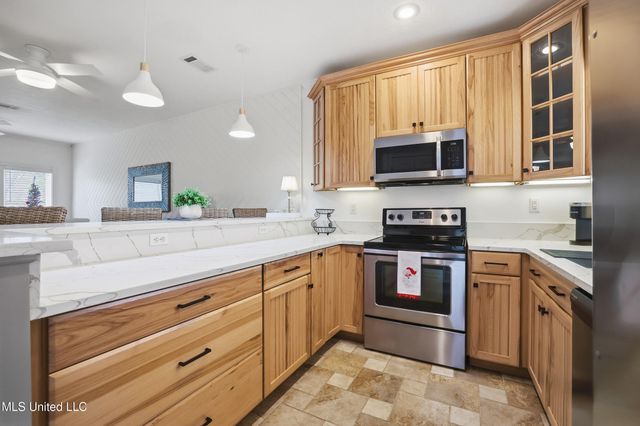 548 W Beach Boulevard, 117, Long Beach, MS 39560